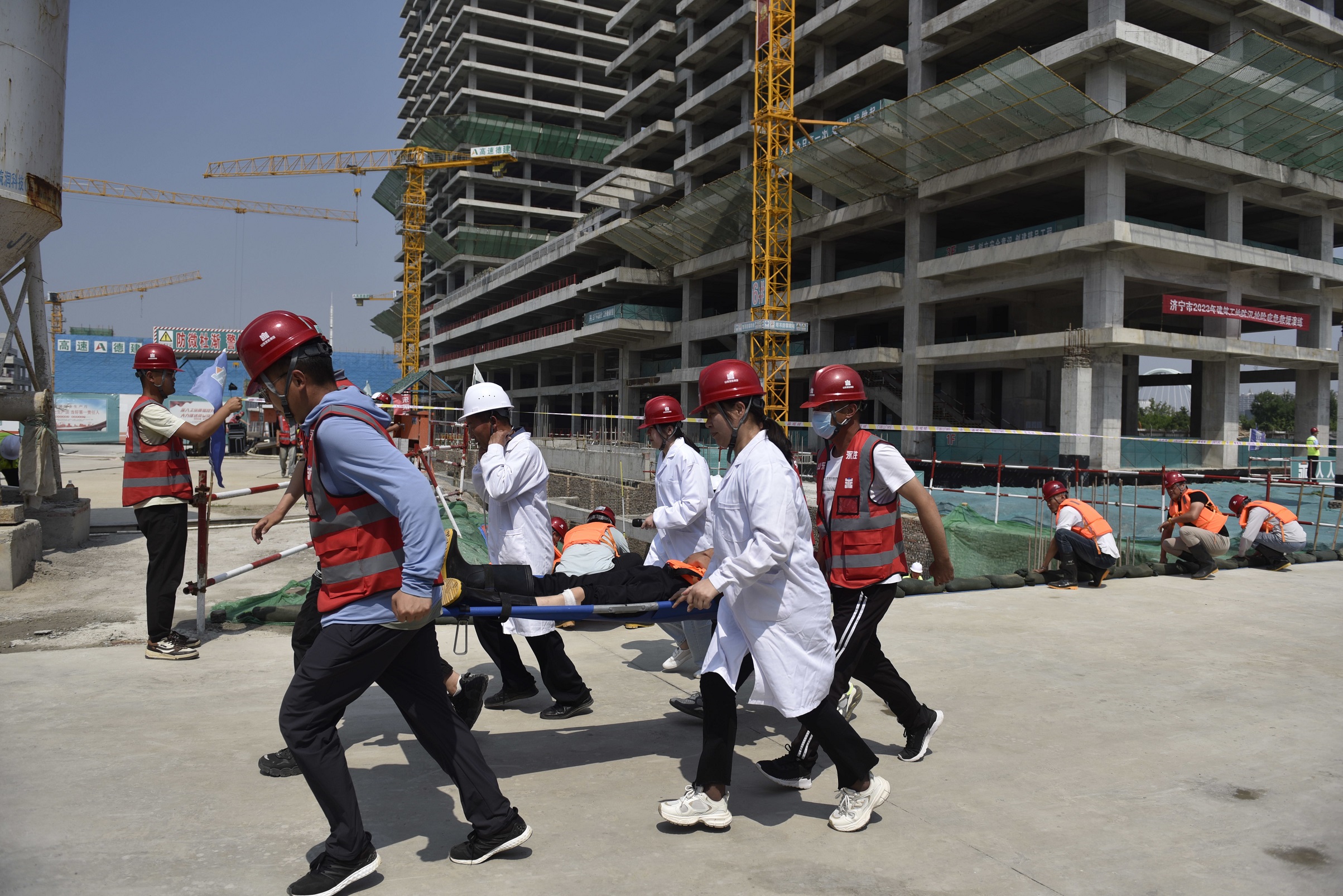 1382afe27d0dddbfe9dc58464cd115dd.jpg 人人讲安全图片5.jpg